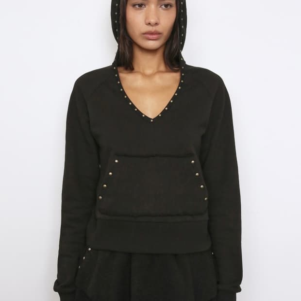 폴리수엠 스터드 포켓 브이넥 후드