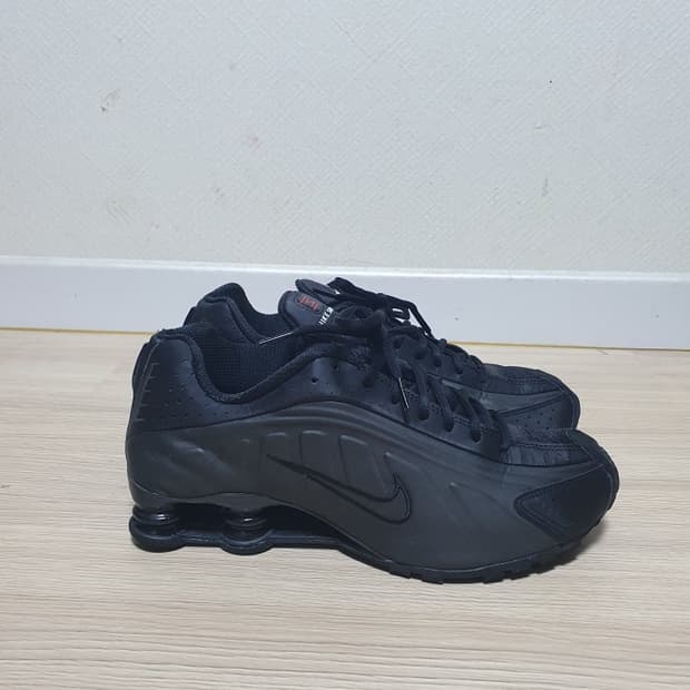 나이키 샥즈 R4 블랙 운동화 270
