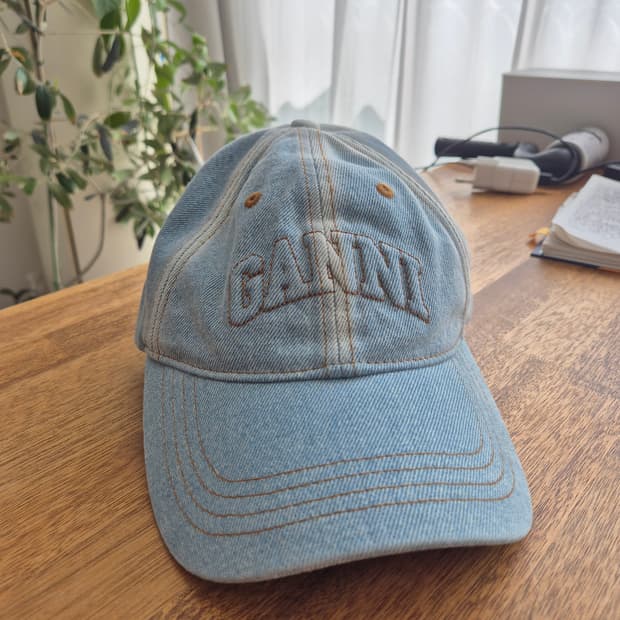 GANNI 가니 '해브어나이스데이, 플리즈 리싸이클' 캡