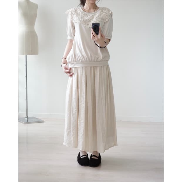 Light beige lace half sleeve top