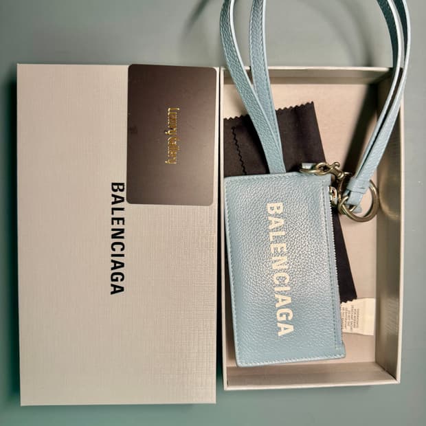 발렌시아가 카드홀더 넥스트랩 그레이 풀구성