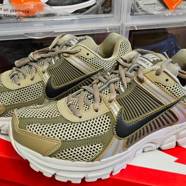 나이키 줌 보메로 5 뉴트럴 올리브 미디엄 올리브 275