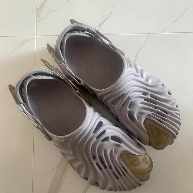 크록스x살레헤 벰버리 폴렉스 클로그 얼친