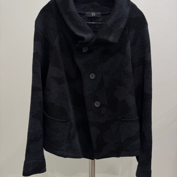 요지야마모토 비대칭 크롭 울 카모 자켓