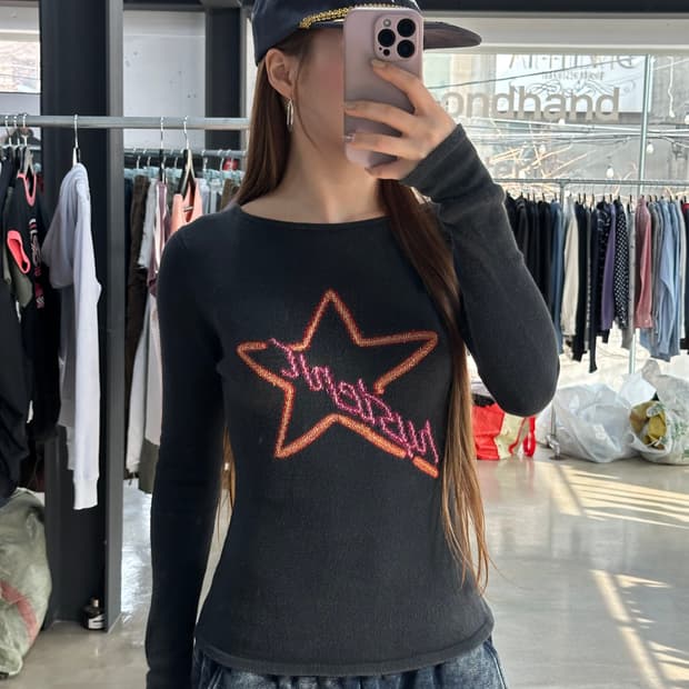히스테릭글래머 스타 네온글리터 스펠아웃 니트 롱슬리브