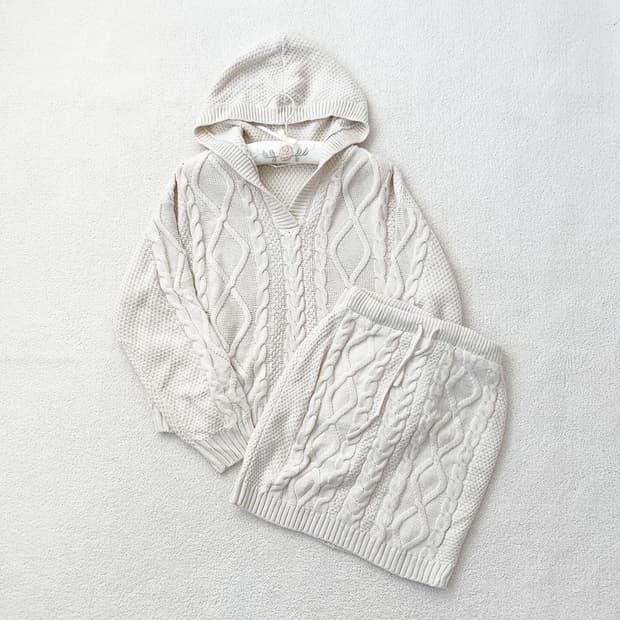 뮤트톤 꽈배기 니트 셋업