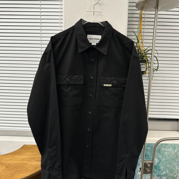 yeseyesee 2포켓 오버핏 코튼셔츠 