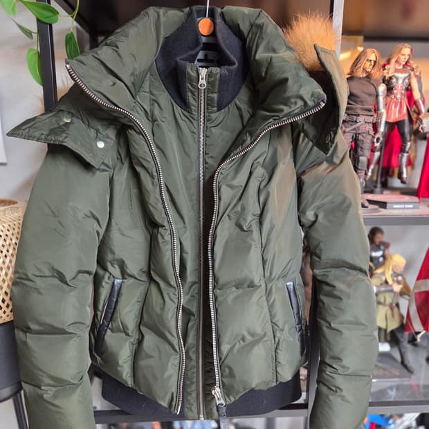 맥케이지 여성 패딩 카키