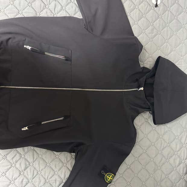 [새상품급][정품]스톤아일랜드 블랙 후드 소프트쉘 자켓 xl