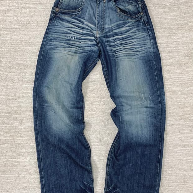 LEVEL7 Back-Zip Vintage Washed Jeans