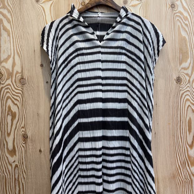 플리츠 플리즈 그래픽 원피스