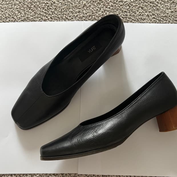 Yurt 유르트 가죽 구두 펌프스 250