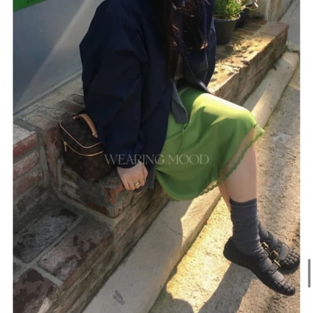 바스켓 핑거 레이스 새틴 미디 스커트
