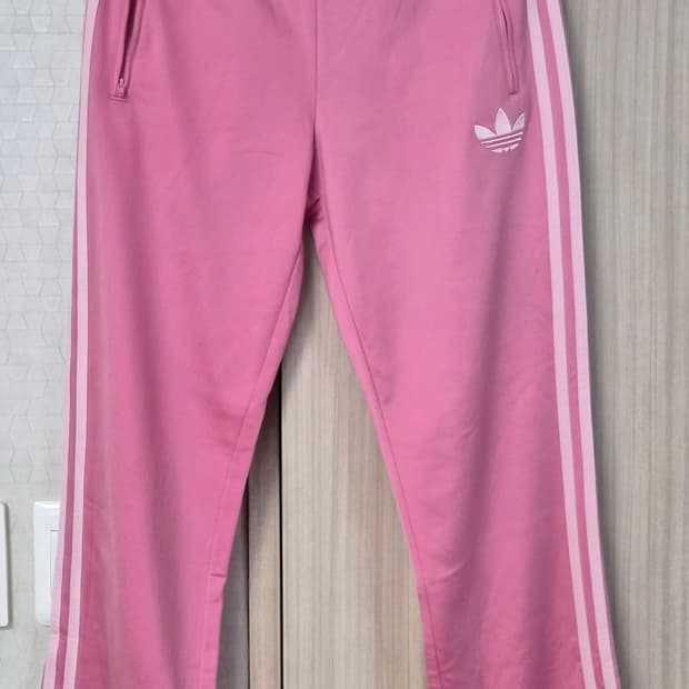 아디다스 핑크색 삼선 트레이닝 바지