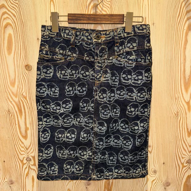 히스테릭 글래머 스컬 패턴 데님 스커트