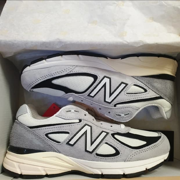 250 뉴발란스 990v4 메이드 인 USA 그레이 블랙