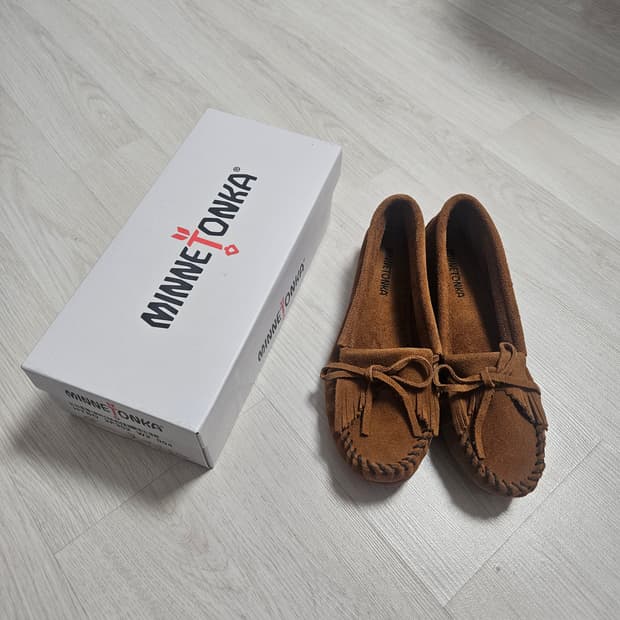 새상품) 미네통카 모카신