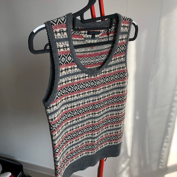 아가일 타미힐피거 니트 베스트