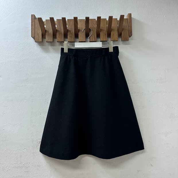 Courrèges 꾸레쥬 Paris 블랙 울 A라인 스커트