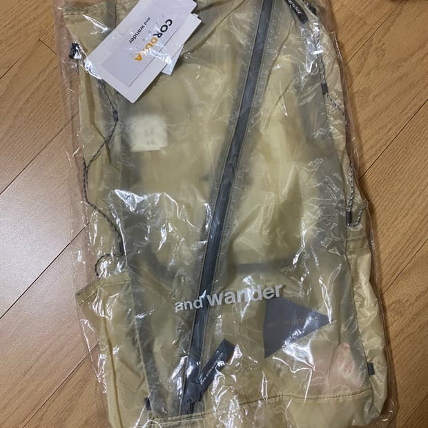 앤드원더 실데이백팩 오프화이트 새상품 정품