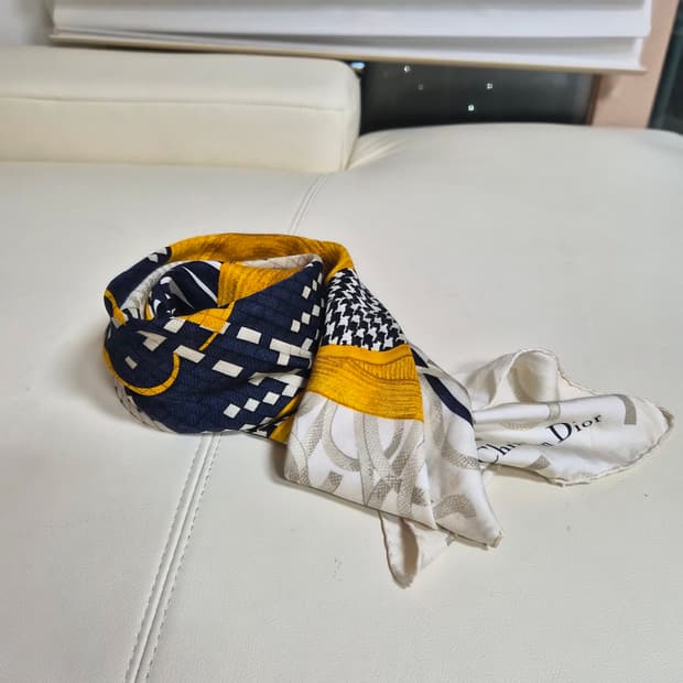 크리스찬디올 정품 실크스카프 90x90