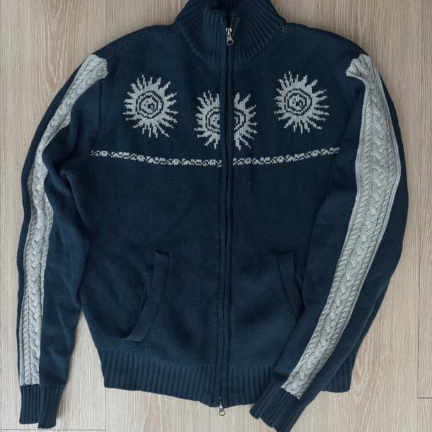 아캄 sun jaquard 집업 썬 자카드