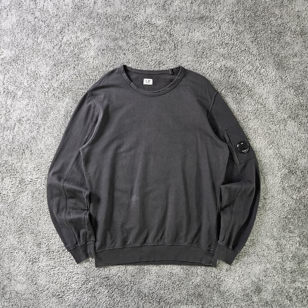 CP COMPANY 긴팔 맨투맨