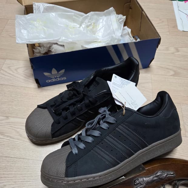 (새상품)아디다스 슈퍼스타 블랙 브라운 