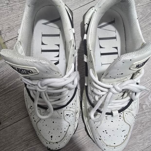 발렌티노 스니커즈 VLTN