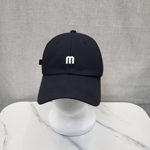 m자수 블랙 모자 볼캡