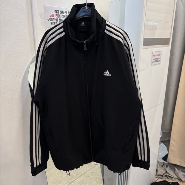 ADIDAS padded line jk