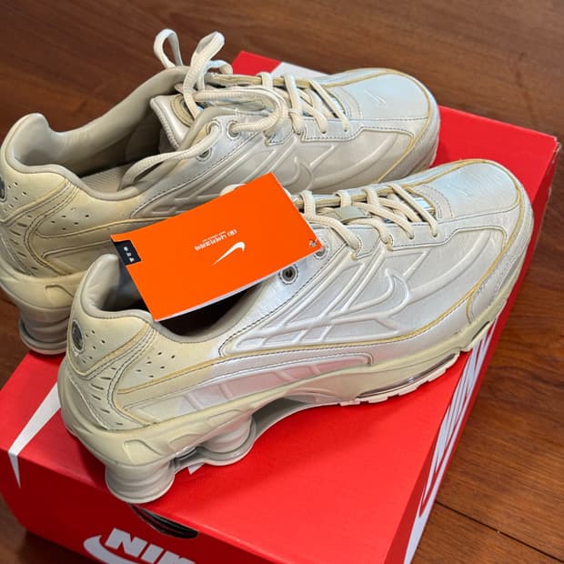 (265)새상품 나이키 샥스 라이드 2 PRM 메탈릭 실버