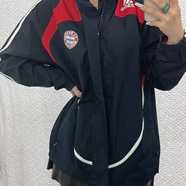 아디다스 올드스쿨 FC 바이에른 뮌헨 바람막이 자켓 95 C13184