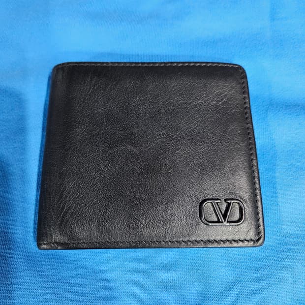 발렌티노 블랙컬러 남성 반지갑 
