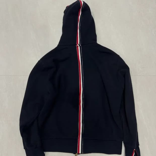 톰브라운 백삼선 후드집업