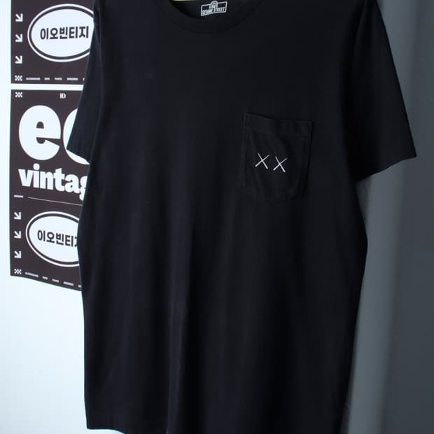 (L-XL) 유니클로 반팔 티셔츠 카우스 세서미 협업-H35950