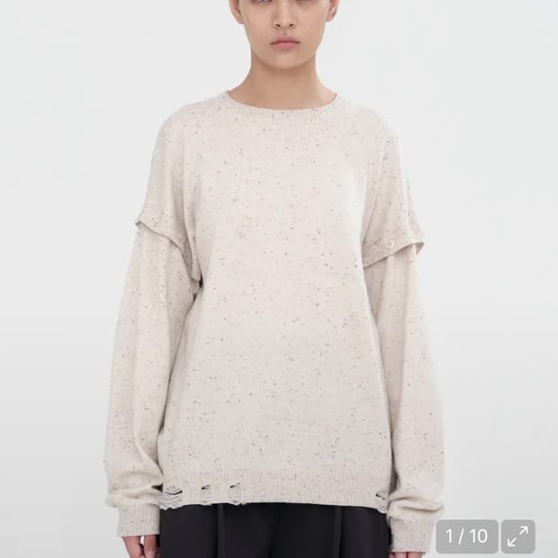 밀로우먼 버튼 데미지 니트 탑 에크루