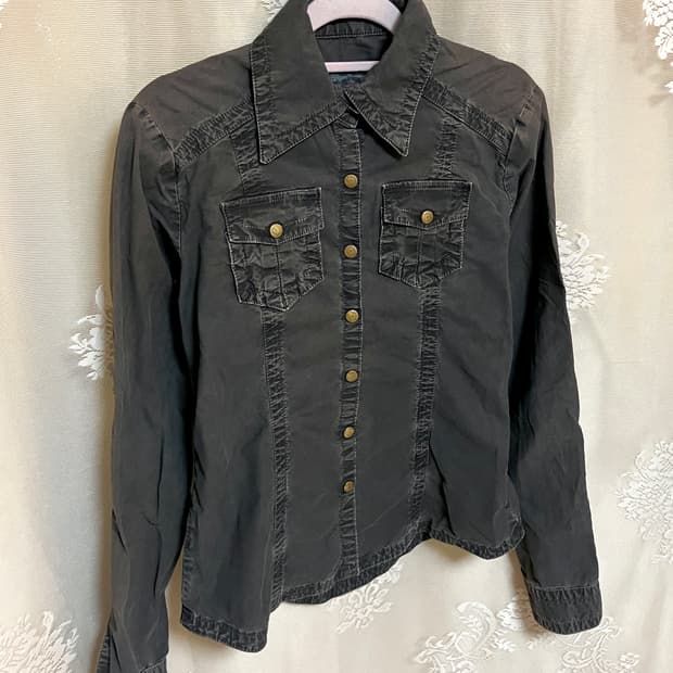 차콜 브라운 셔츠