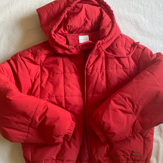 부디 무드라 숏패딩 미디움사이즈