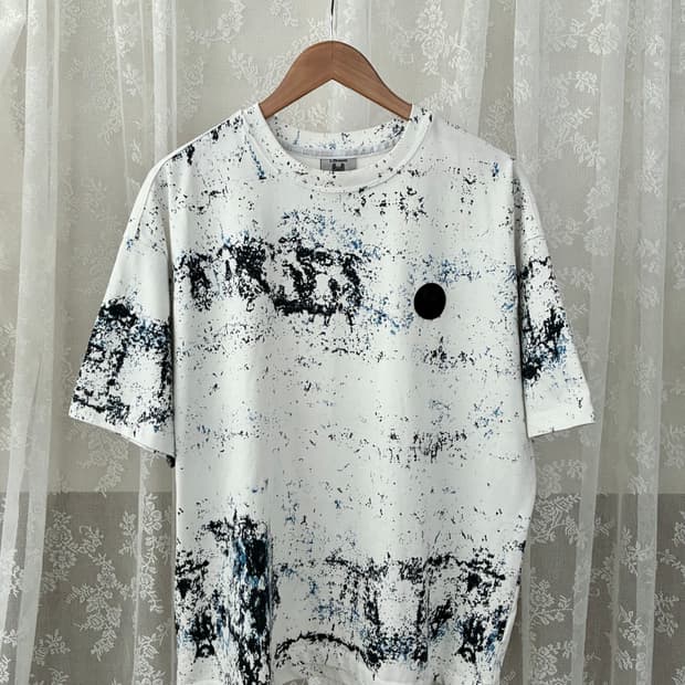 L) 라이프워크 스플래터 반팔 티셔츠 화이트