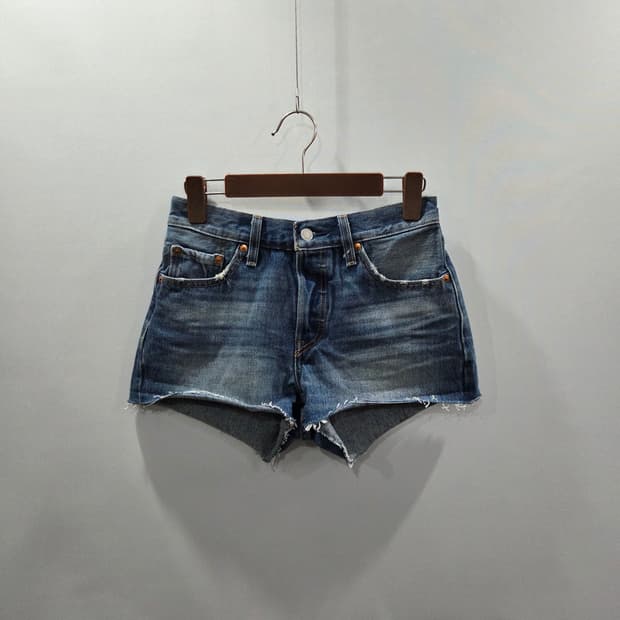 리바이스 501 우먼 핫팬츠 25