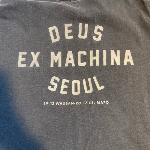 데우스 엑스 마키나 빈티지 워시드 서울 티셔츠 차콜 블랙 L