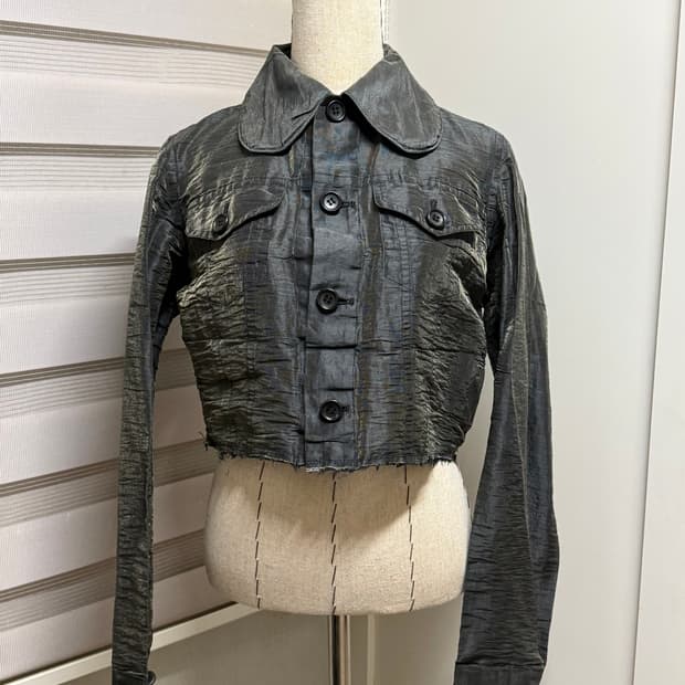 button crop jacket