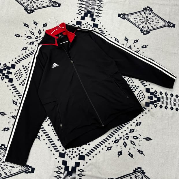 아디다스 스포티 우븐 바람막이