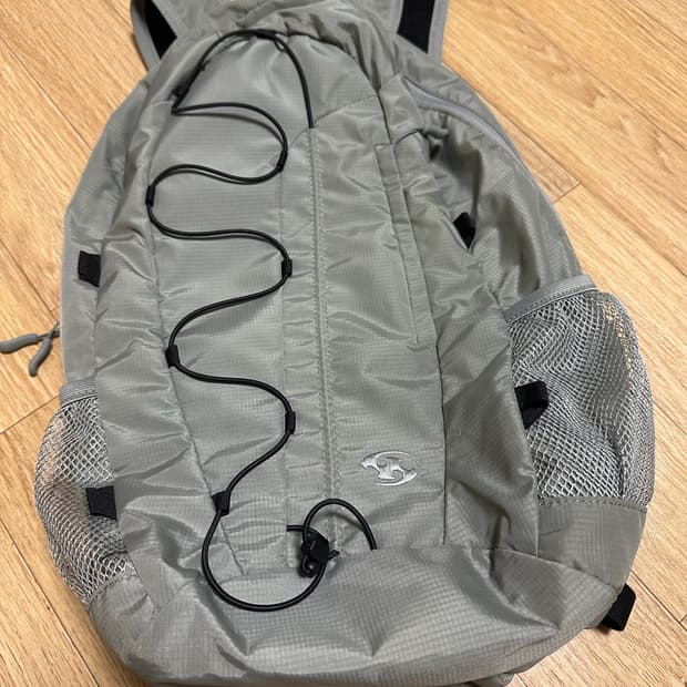 산산기어 백팩 그레이