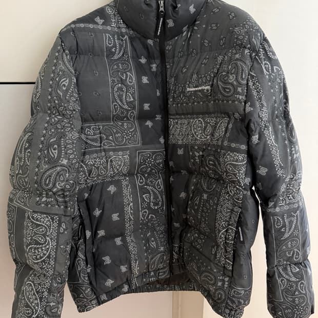 XL) 디스이즈네버댓 반다나 덕다운 패딩 블랙