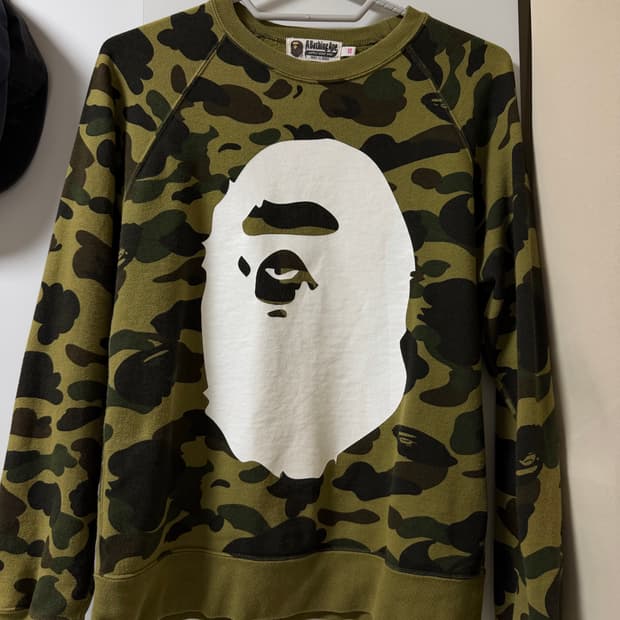 베이프 카모 맨투맨