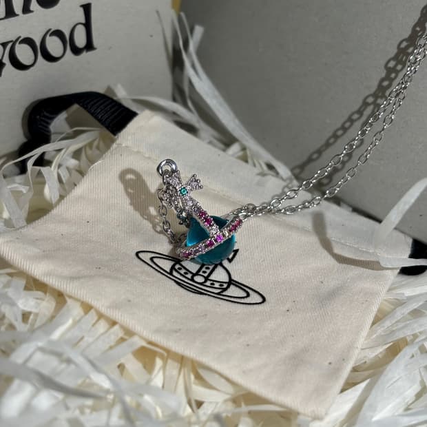 풀박스) 비비안웨스트우드 퍼플 라인스톤 블루 오알비 펜던트 목걸이