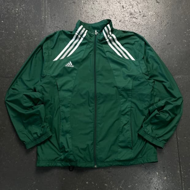 105 아디다스 바람막이