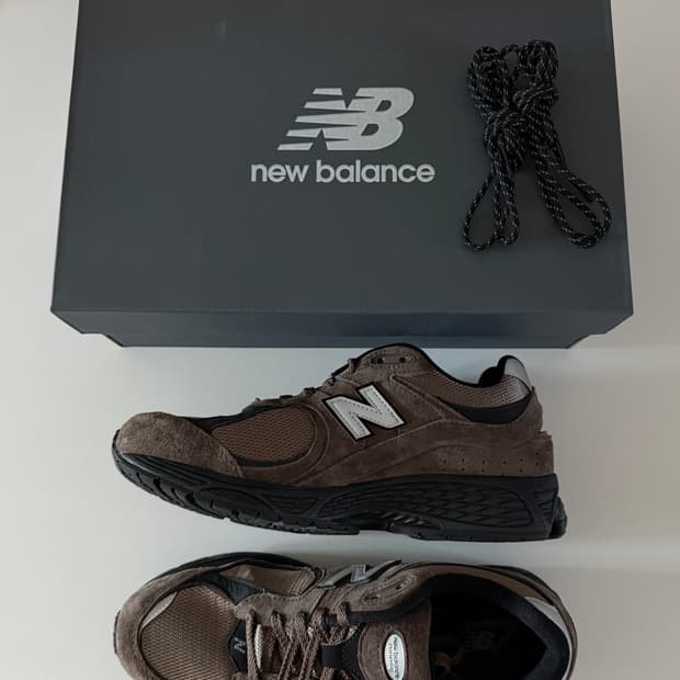 (새상품급) 뉴발란스 2002R